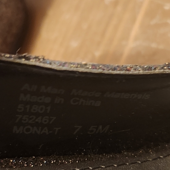 Fergalicious by Fergie Women's Heels Size 7.5M Open Toe Sling Back Mona T 4" - Picture 16 of 16